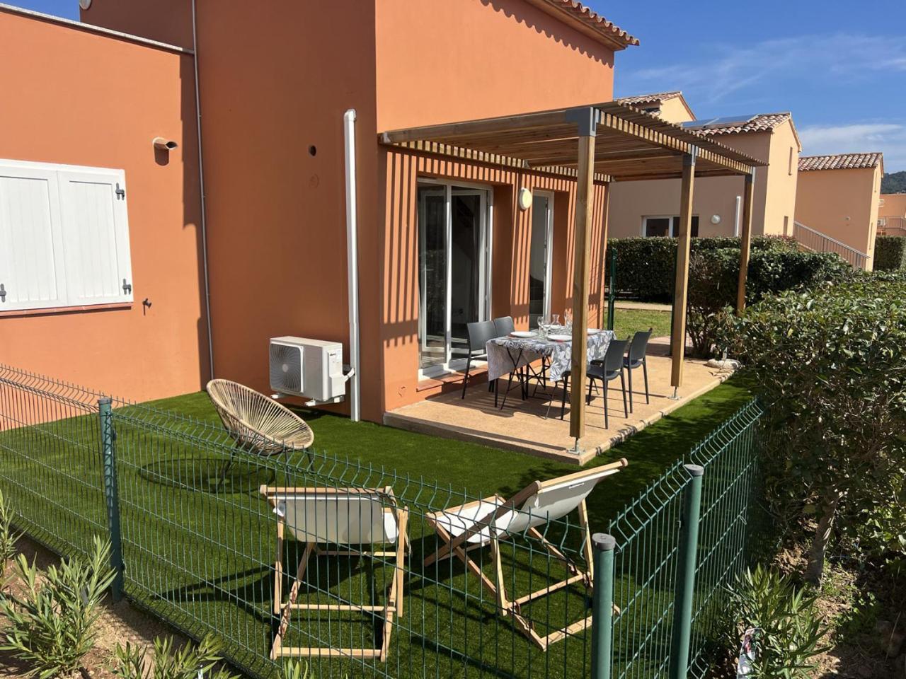 Residence Hoteliere Les Hameaux De Saint Cyprien Appartement 2 Chambres Lecci Eksteriør billede